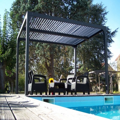 Pergola Bioklima Lames Orientables 11m2 und Windschutzscheibe Fassade 3.6m